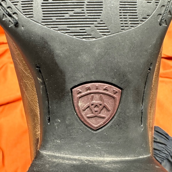 Ariat woman’s Heritage slouch boots 11B. - Picture 9 of 11
